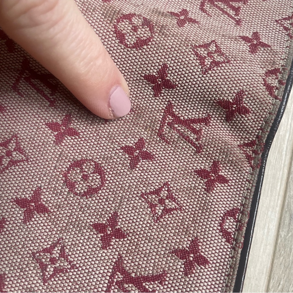 Louis Vuitton Burgundy Monogram Wallet 🤍 - Picture 9 of 14